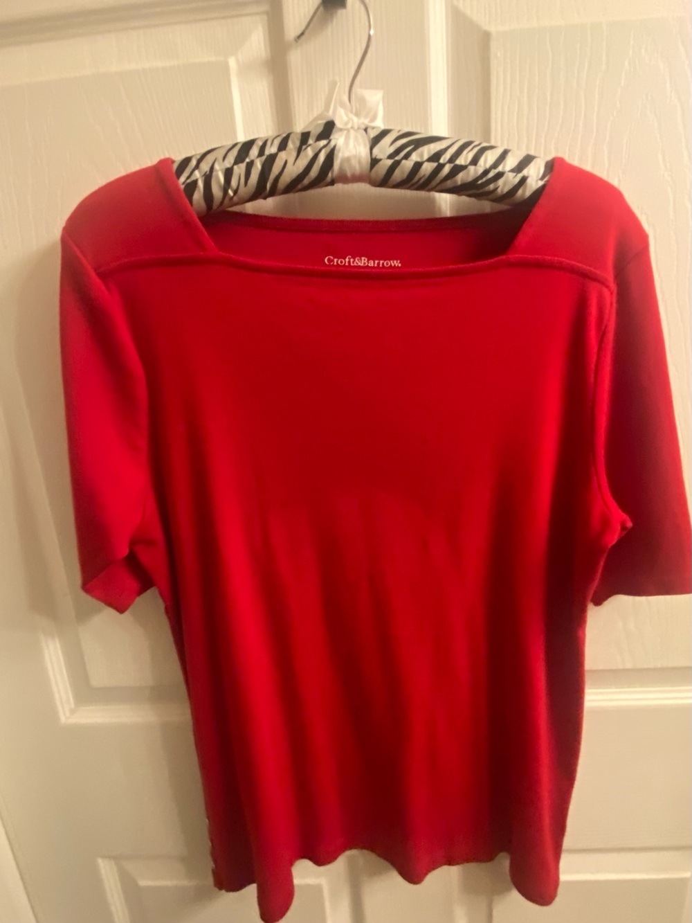 croft & barrow Red extended Short-Sleeve Square Neck T with gold accents at hem